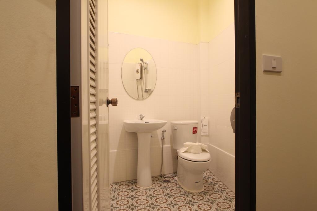 Srisomboon Hostel Trang Dış mekan fotoğraf