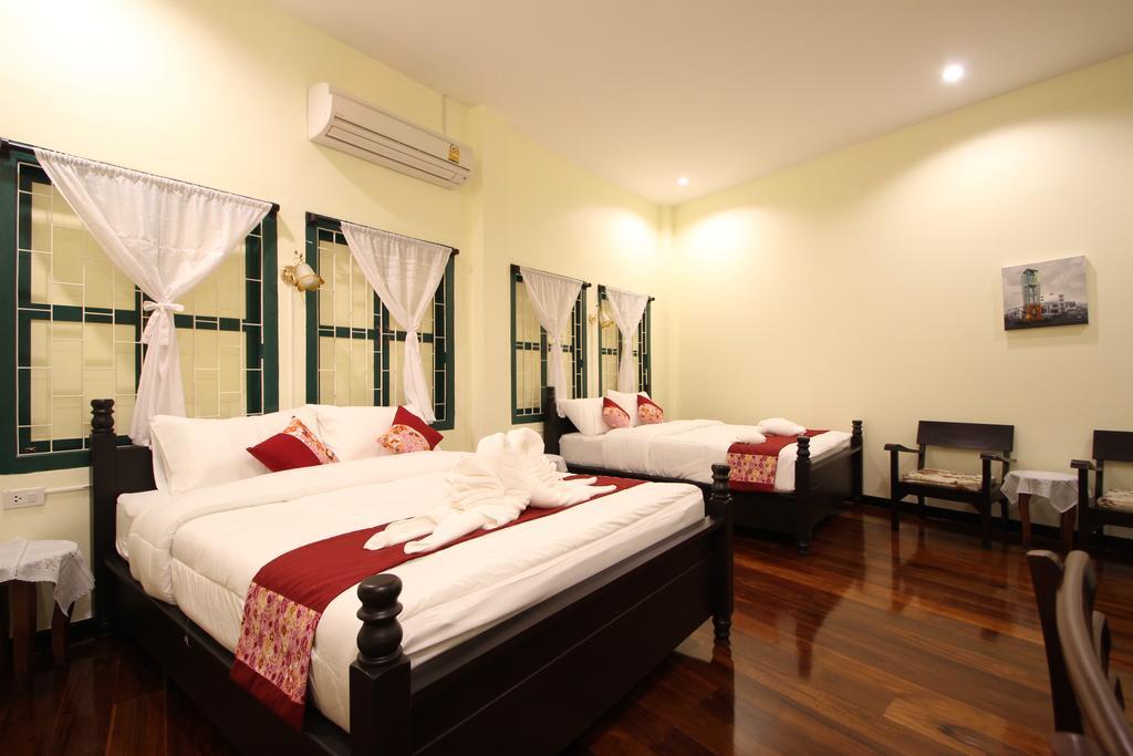 Srisomboon Hostel Trang Dış mekan fotoğraf