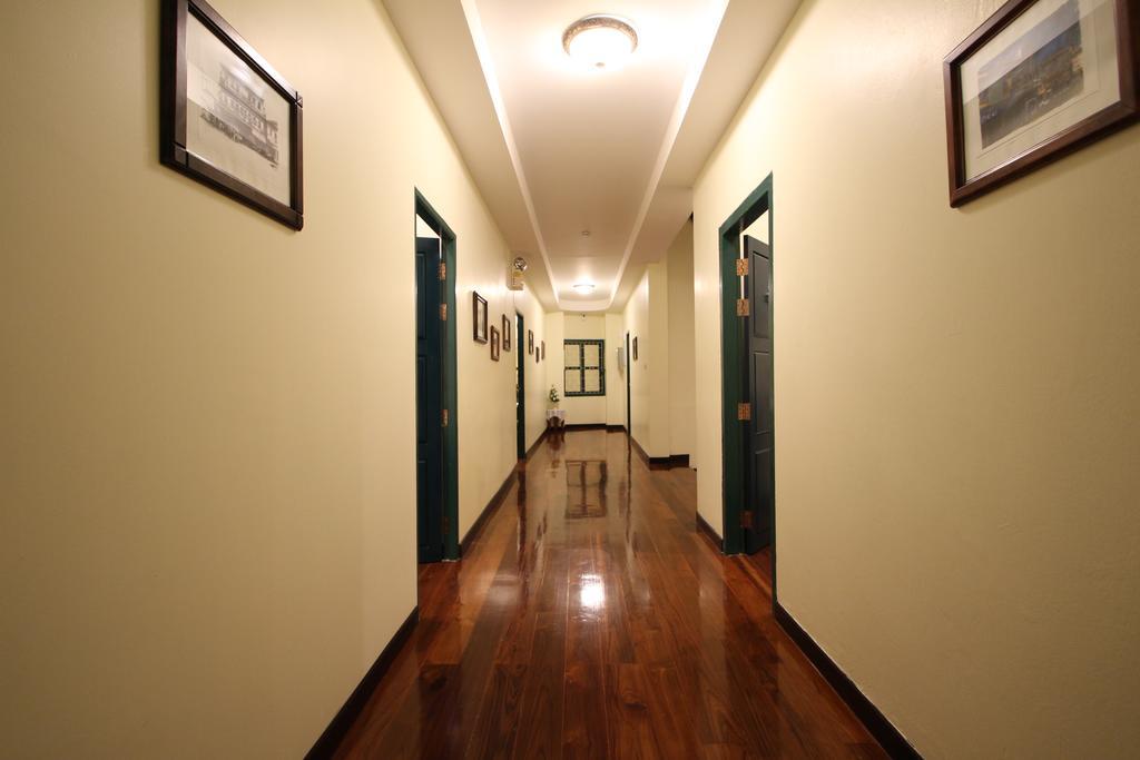 Srisomboon Hostel Trang Dış mekan fotoğraf