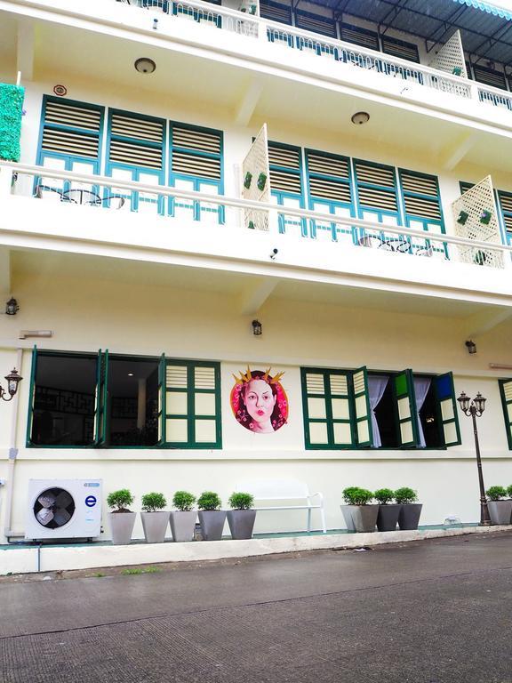 Srisomboon Hostel Trang Dış mekan fotoğraf