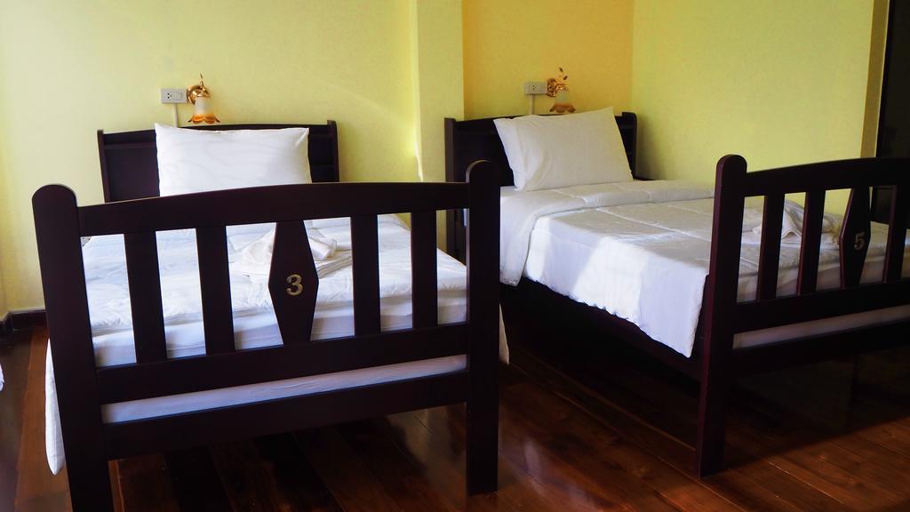 Srisomboon Hostel Trang Dış mekan fotoğraf