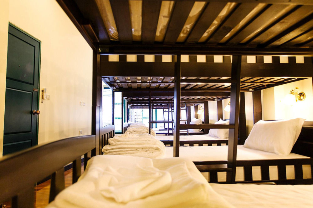 Srisomboon Hostel Trang Dış mekan fotoğraf