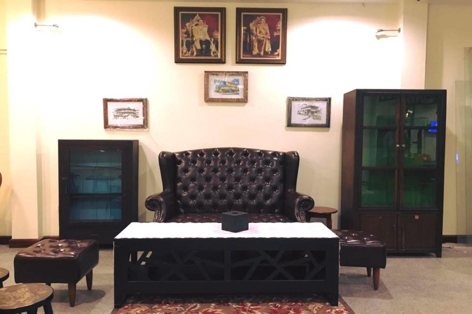 Srisomboon Hostel Trang Dış mekan fotoğraf