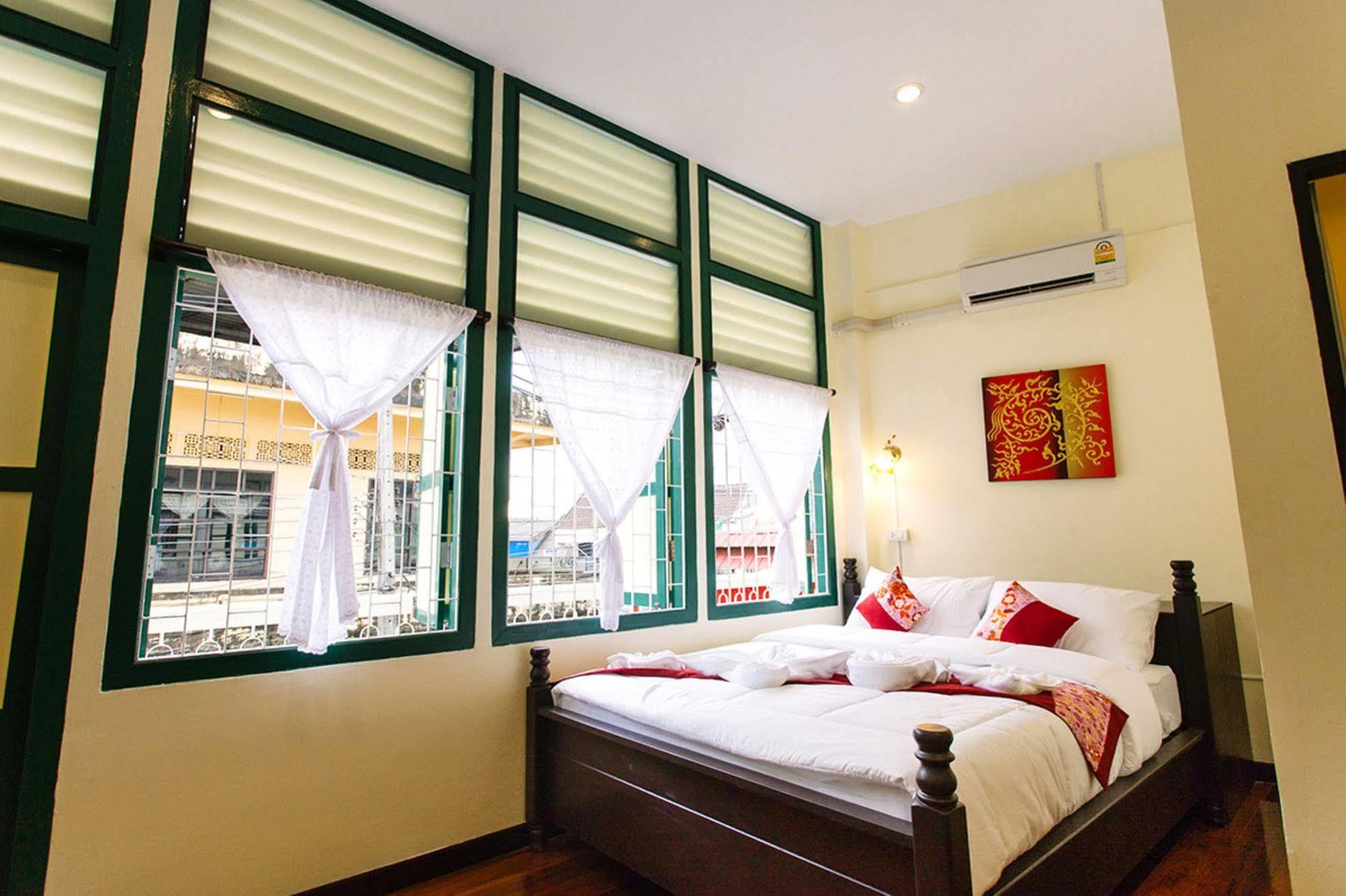 Srisomboon Hostel Trang Dış mekan fotoğraf