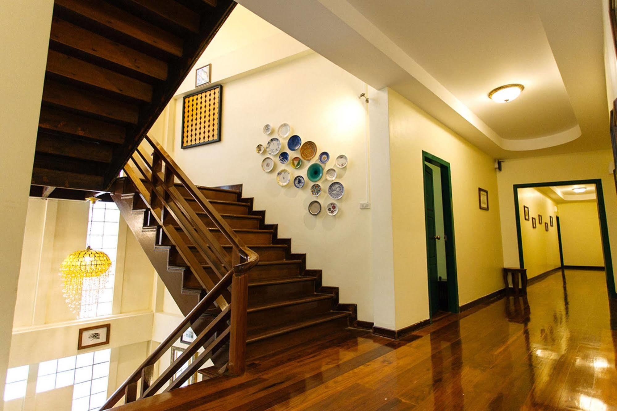Srisomboon Hostel Trang Dış mekan fotoğraf