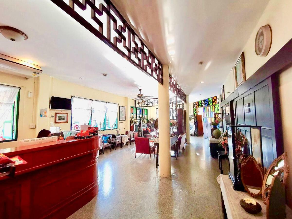 Srisomboon Hostel Trang Dış mekan fotoğraf